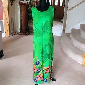 Floral print green dress by Serengeti. Size M.